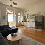 La Verita 1 St Line With Balcony אופטיה