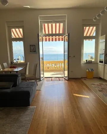 La Verita 1 St Line With Balcony אופטיה