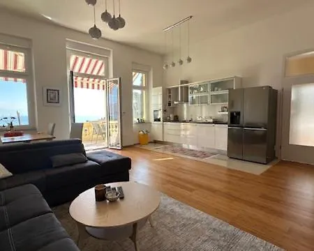 La Verita 1 St Line With Balcony אופטיה