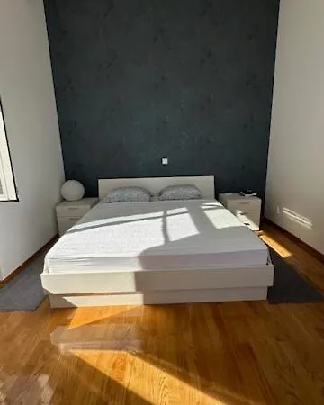 La Verita 1 St Line With Balcony אופטיה