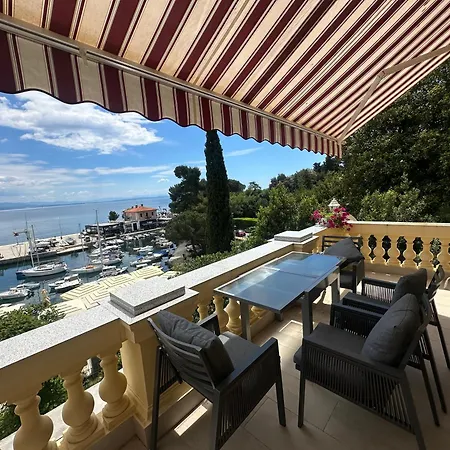 La Verita 1 St Line With Balcony *